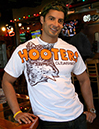 Hooters-tee